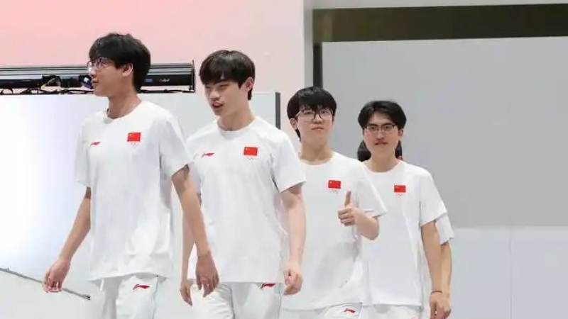 开云kaiyun电竞·(中国区)官方网站 教练与分析师